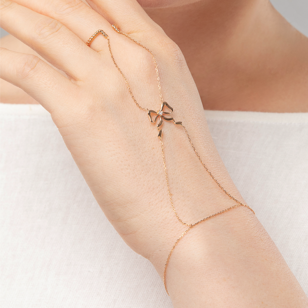 Bow Finger Bracelet