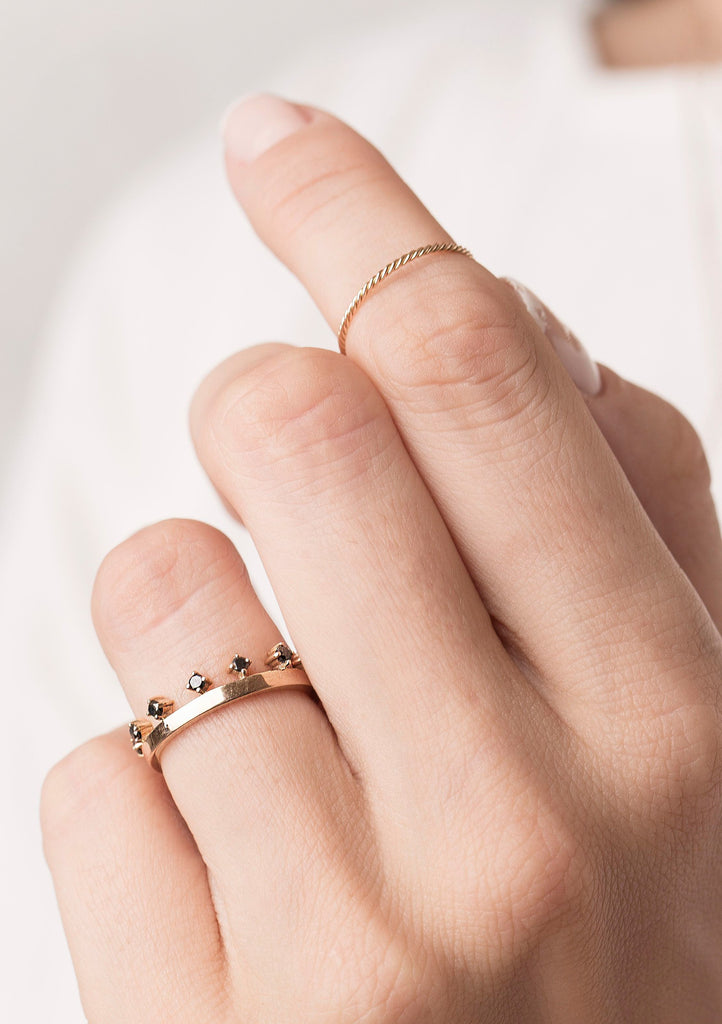 Entwined Fine Ring
